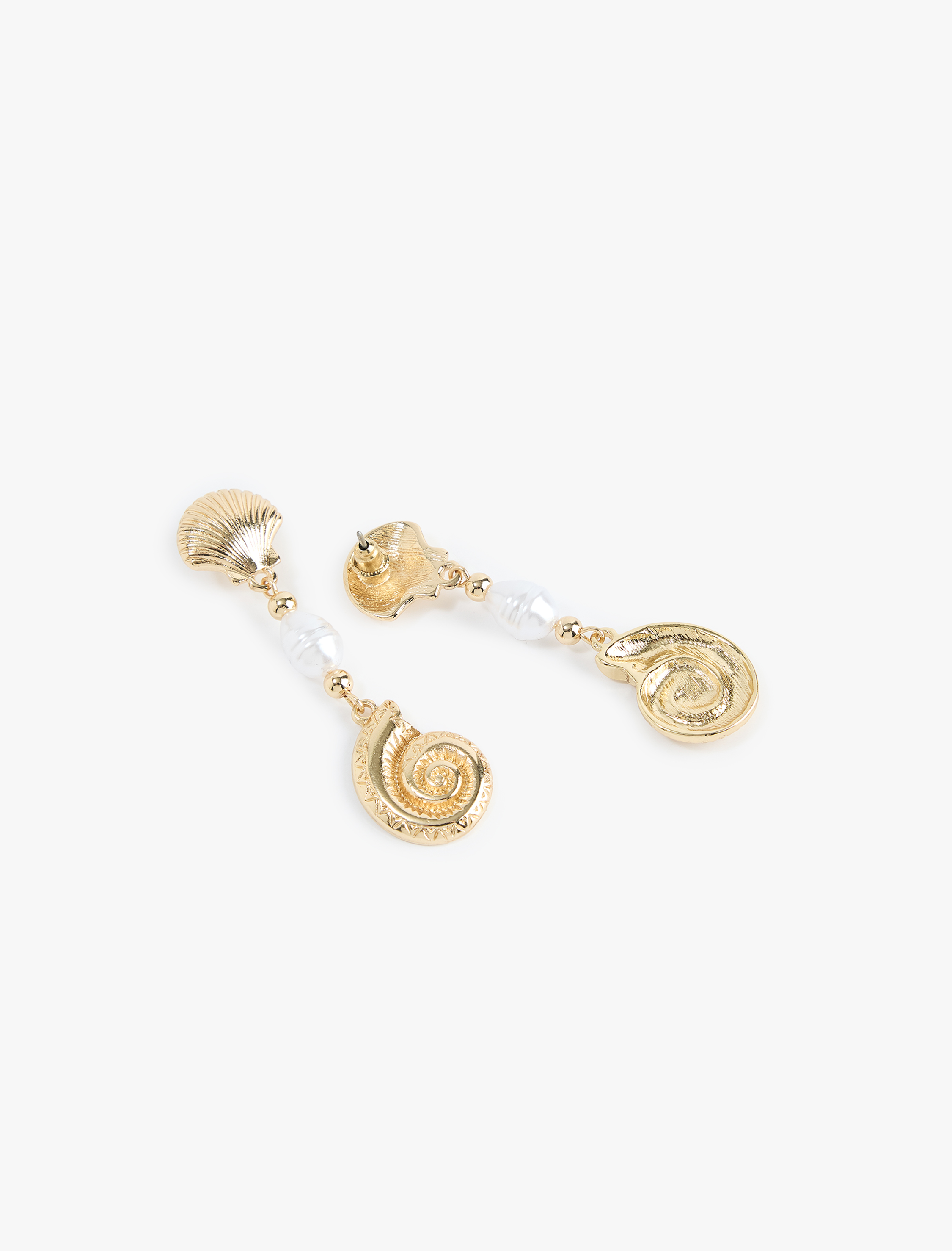  Kadın İnci Detaylı Sallantılı Deniz Kabuğu Küpe