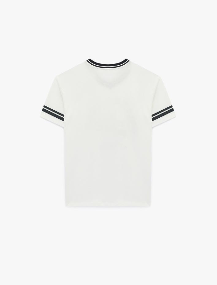  Yarım Kollu Biyeli V Yaka Baskılı Oversize Tişört