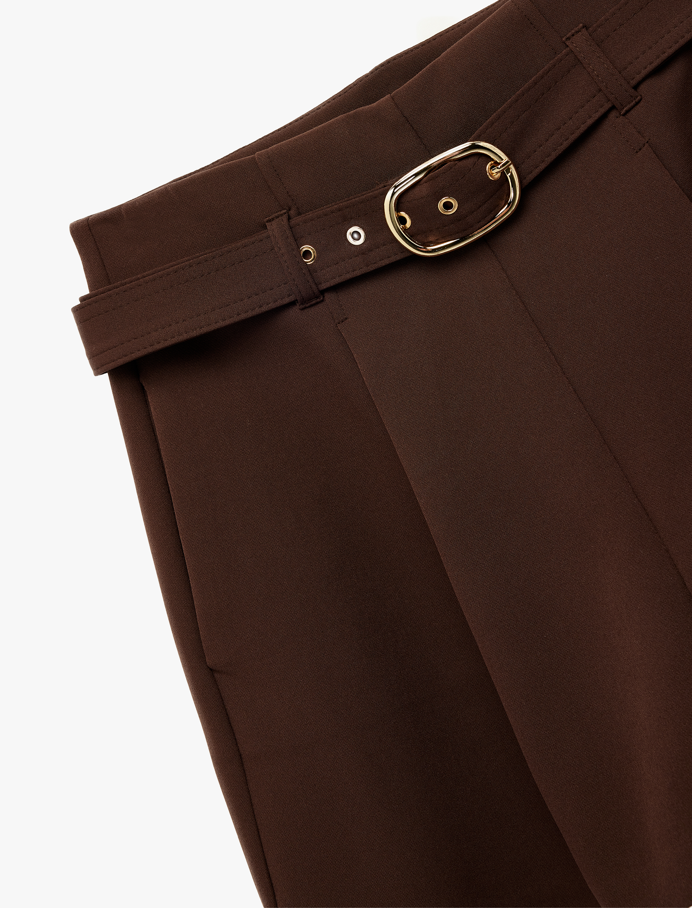   Pile Detaylı Kemer Detaylı Mini Şort