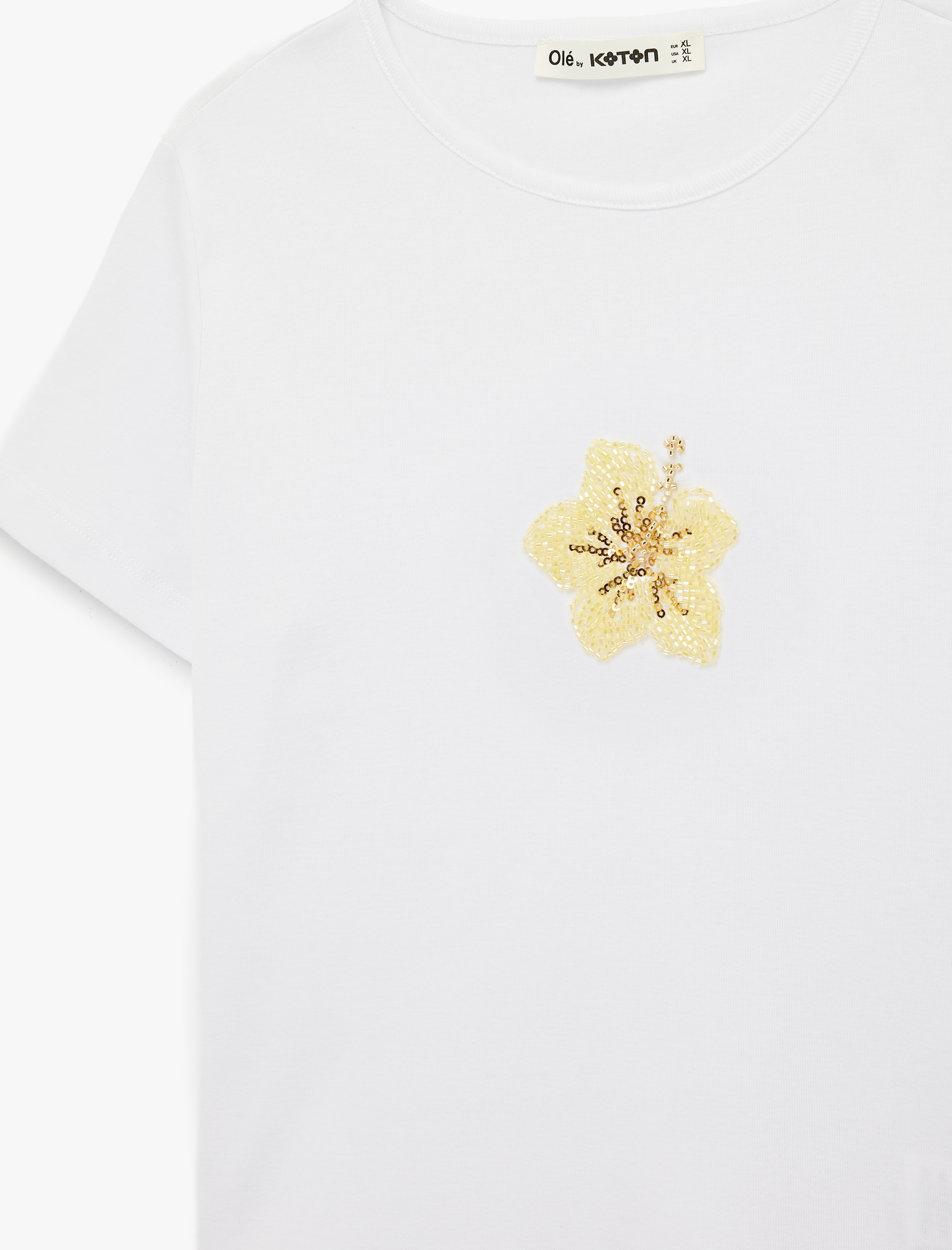   Slim Fit Çiçek İşlemeli Kısa Kollu Bisiklet Yaka Taşlı Tişört