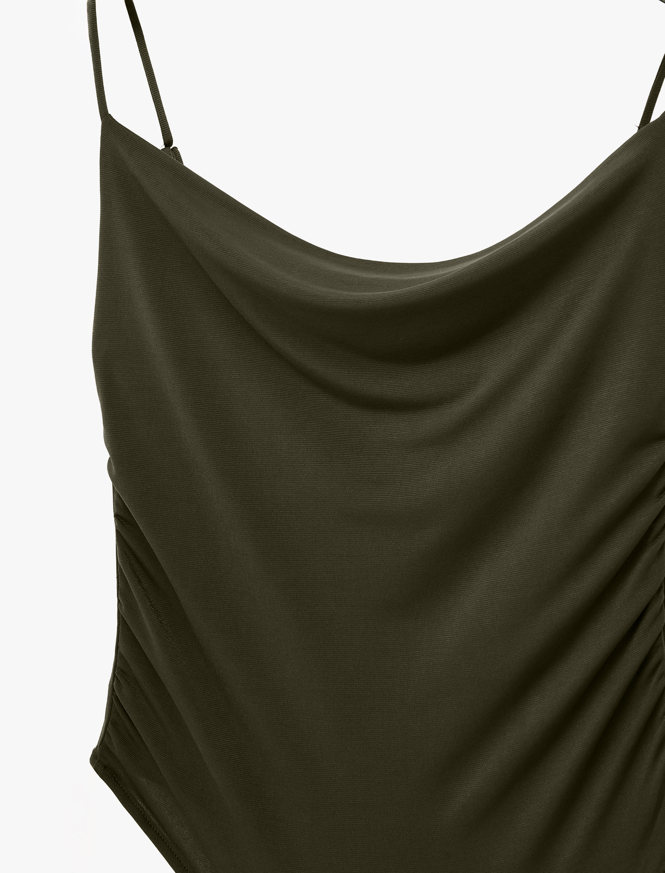   Slim Fit Degaje Yaka İnce Askılı Bodysuit