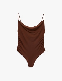 Slim Fit Degaje Yaka İnce Askılı Bodysuit