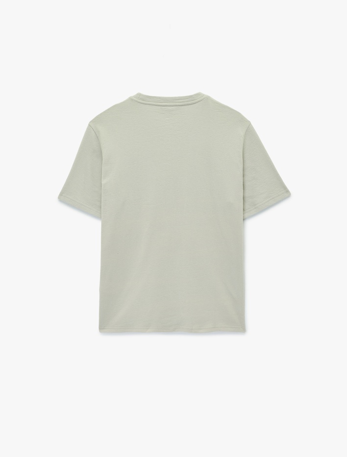  Regular Fit Kısa Kollu Pamuklu Nakışlı Bisiklet Yaka Tişört