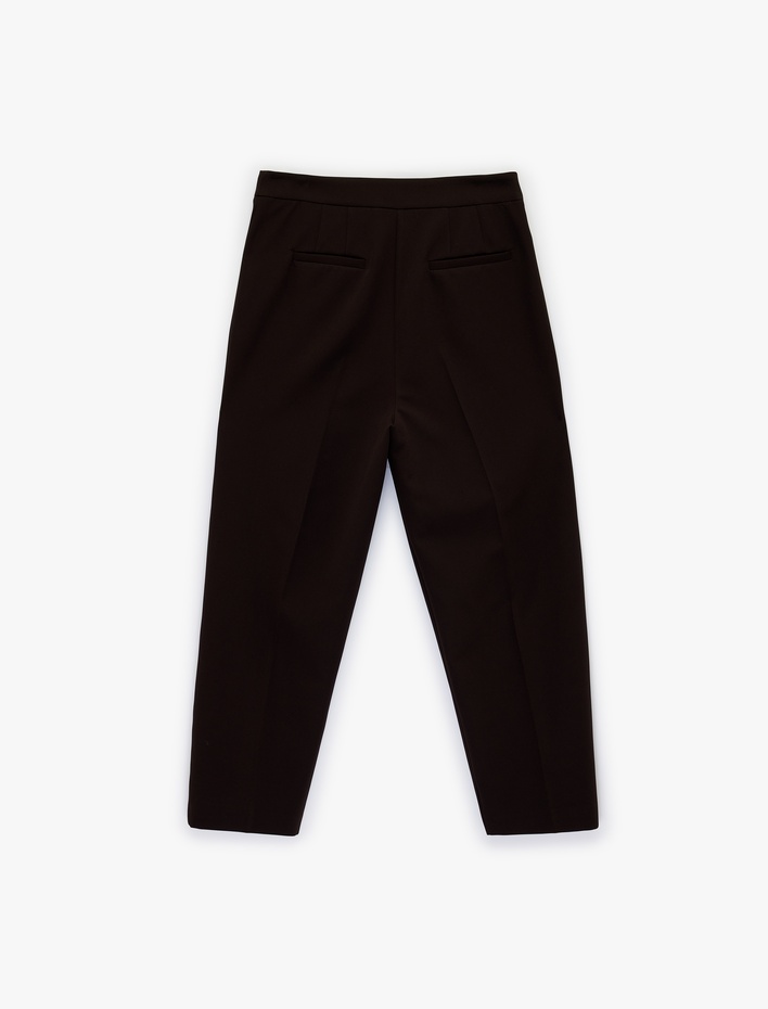  Pile Detaylı Metal Aksesuarlı Havuç Pantolon