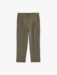 Rahat Kalıp Viskon Karışımlı Cepli Pileli Düğmeli Kumaş Pantolon