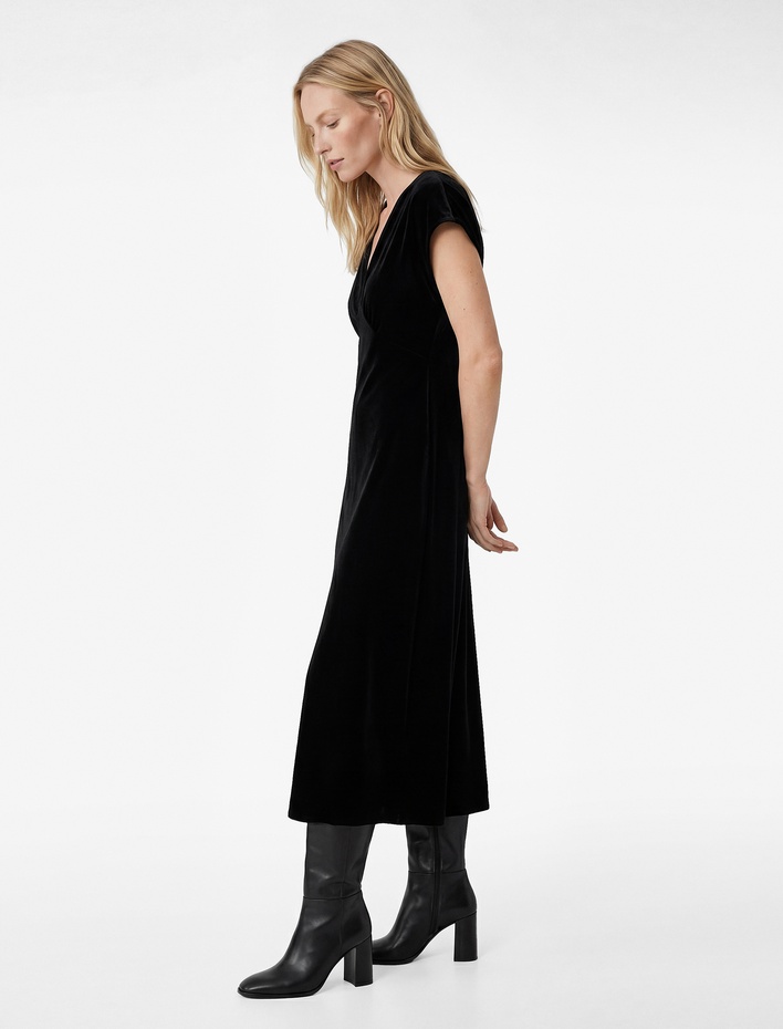  Slim Fit Kısa Yarasa Kollu Kruvaze V Yaka Midi Boy Kadife Elbise