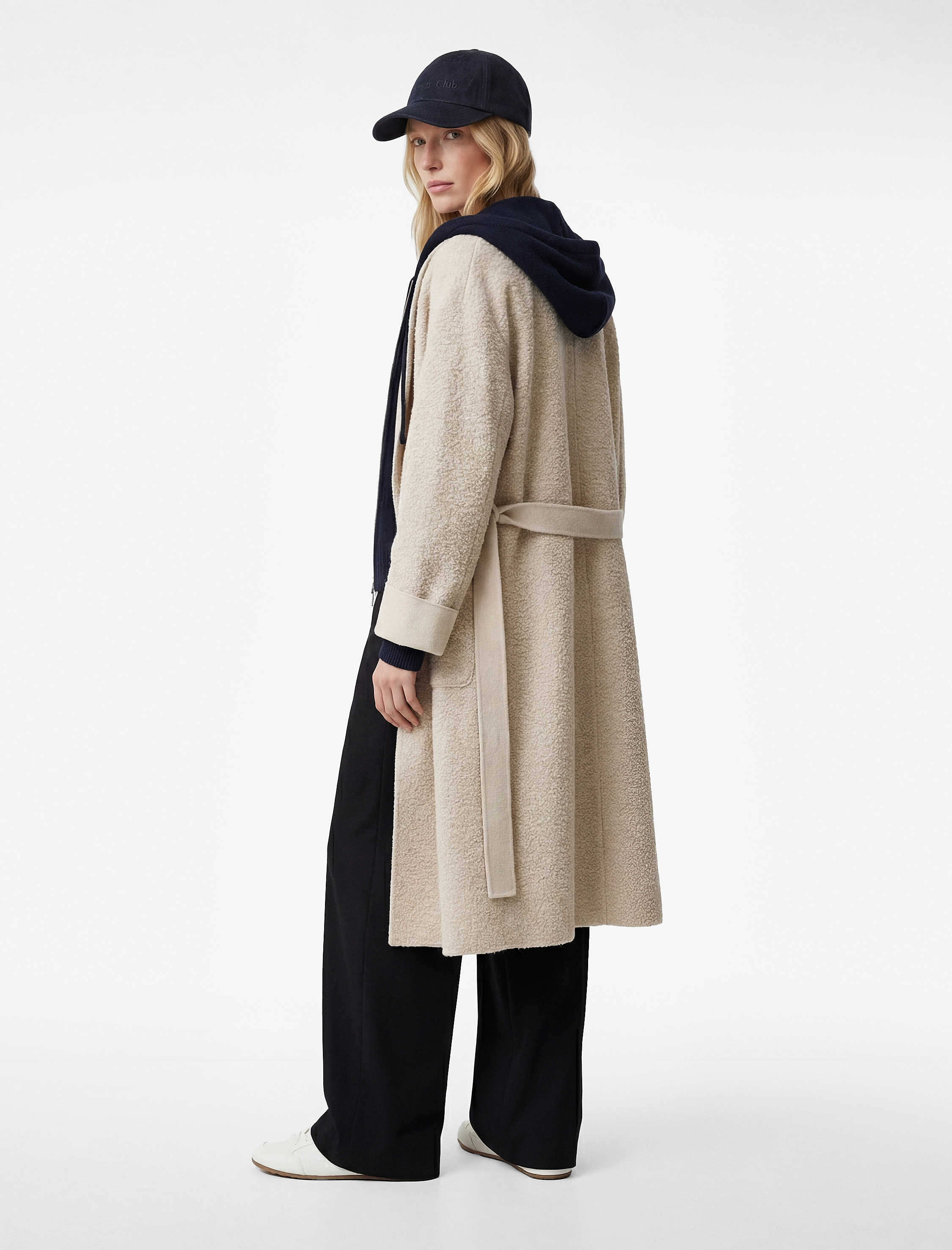   Uzun Kollu Cep Detaylı Kemerli Uzun Buklet Kaban