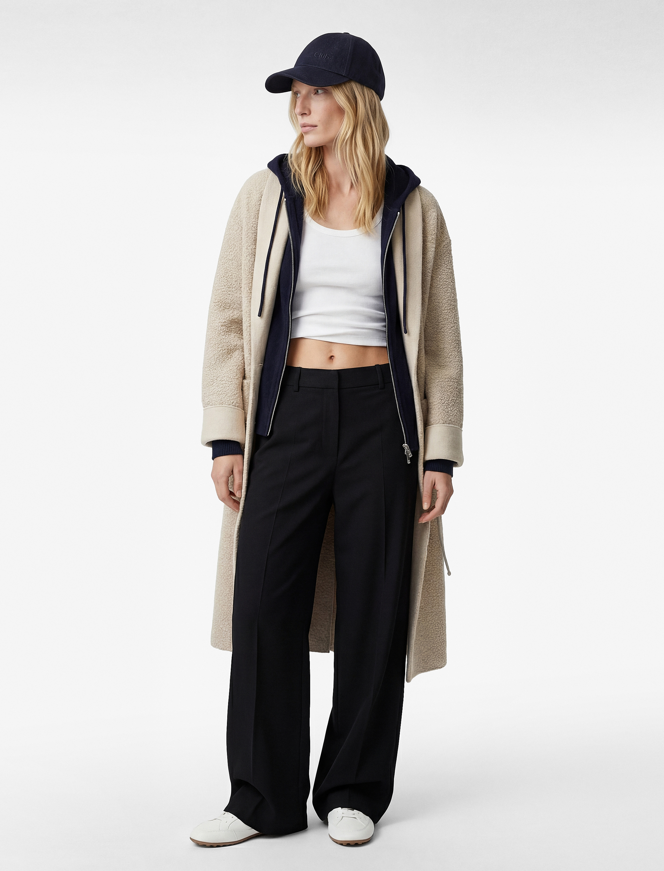   Uzun Kollu Cep Detaylı Kemerli Uzun Buklet Kaban