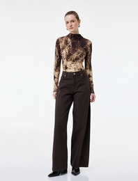 Koton X Şahika Ercümen - Slim Fit Uzun Kollu Dik Yaka Leopar Desenli Tişört