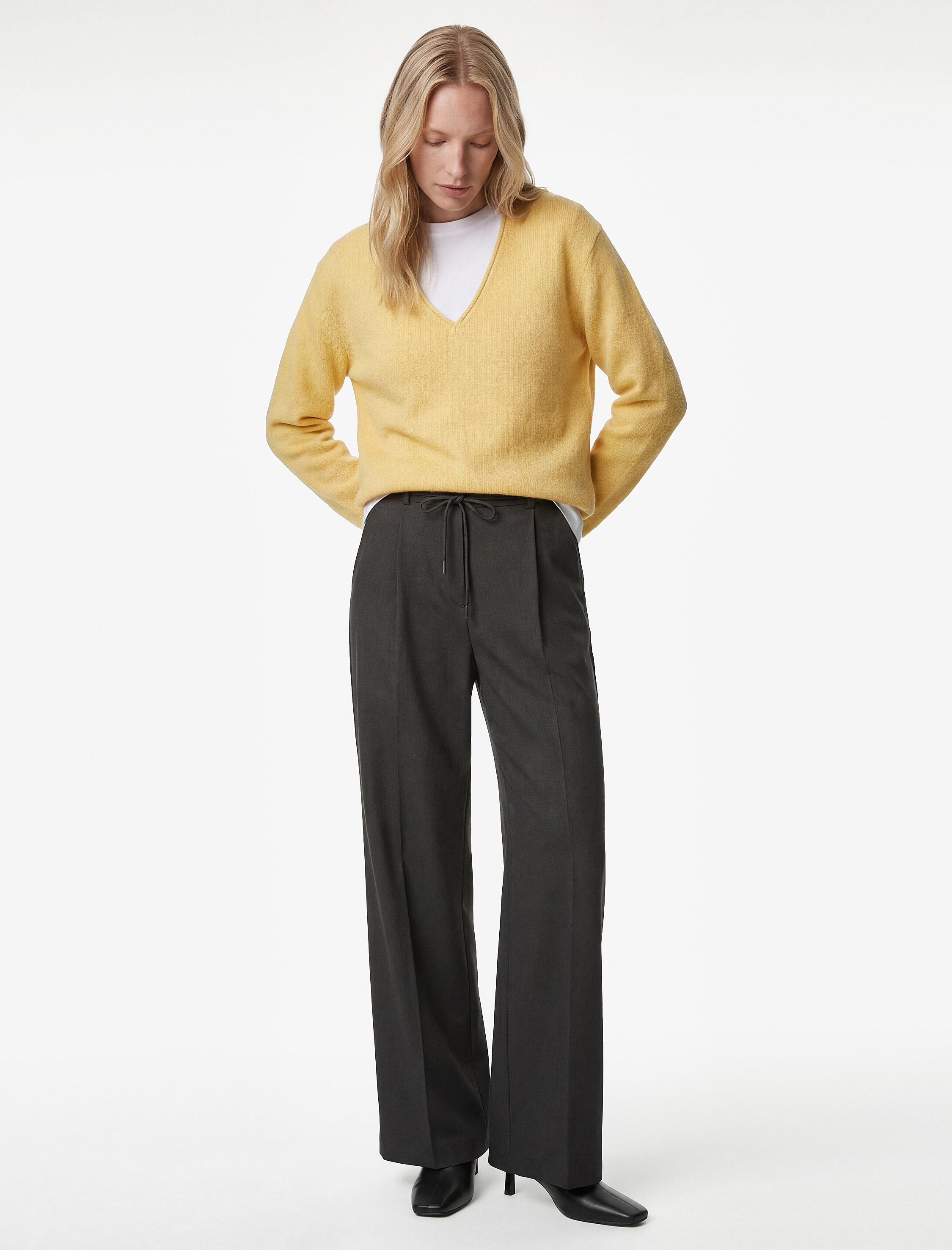   Bağlama Detaylı Cepli Geniş Paça Kumaş Pantolon