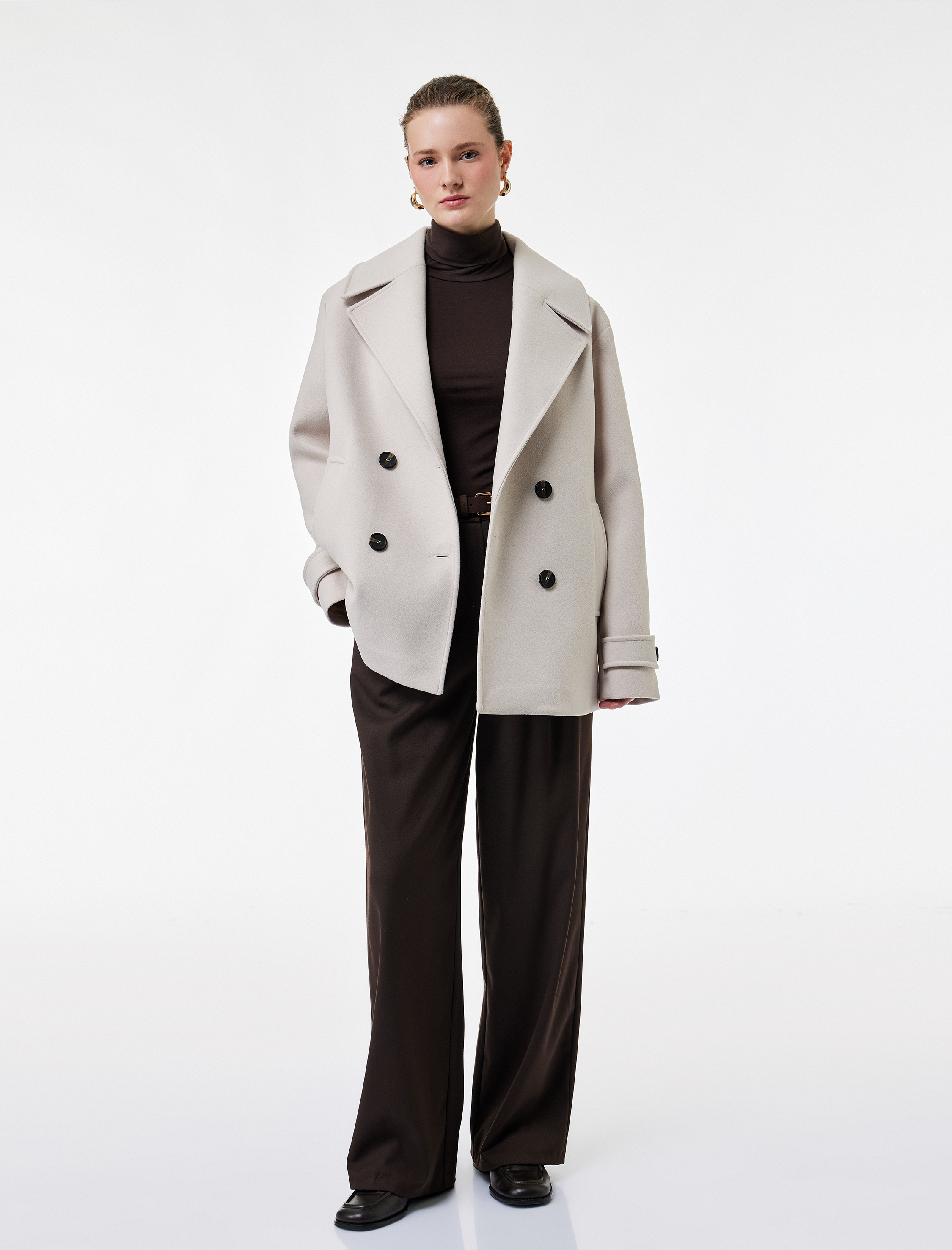   Cepli Düğmeli Kruvaze Uzun Kollu Kısa Kaşe Kaban