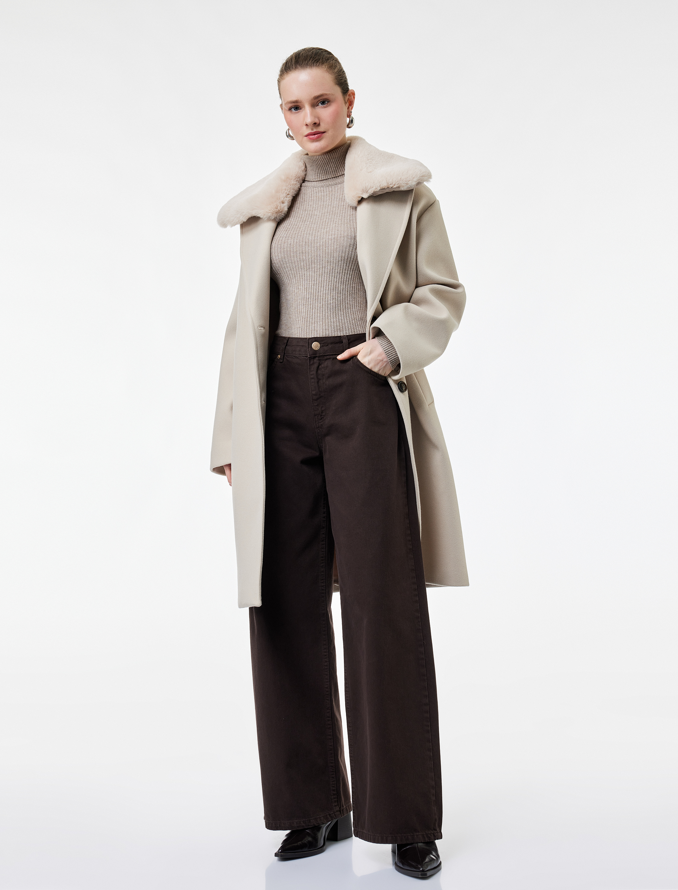   Çıkarılabilir Suni Kürk Yaka Kaban Oversize Kaşe Uzun Kollu Cepli Düğmeli