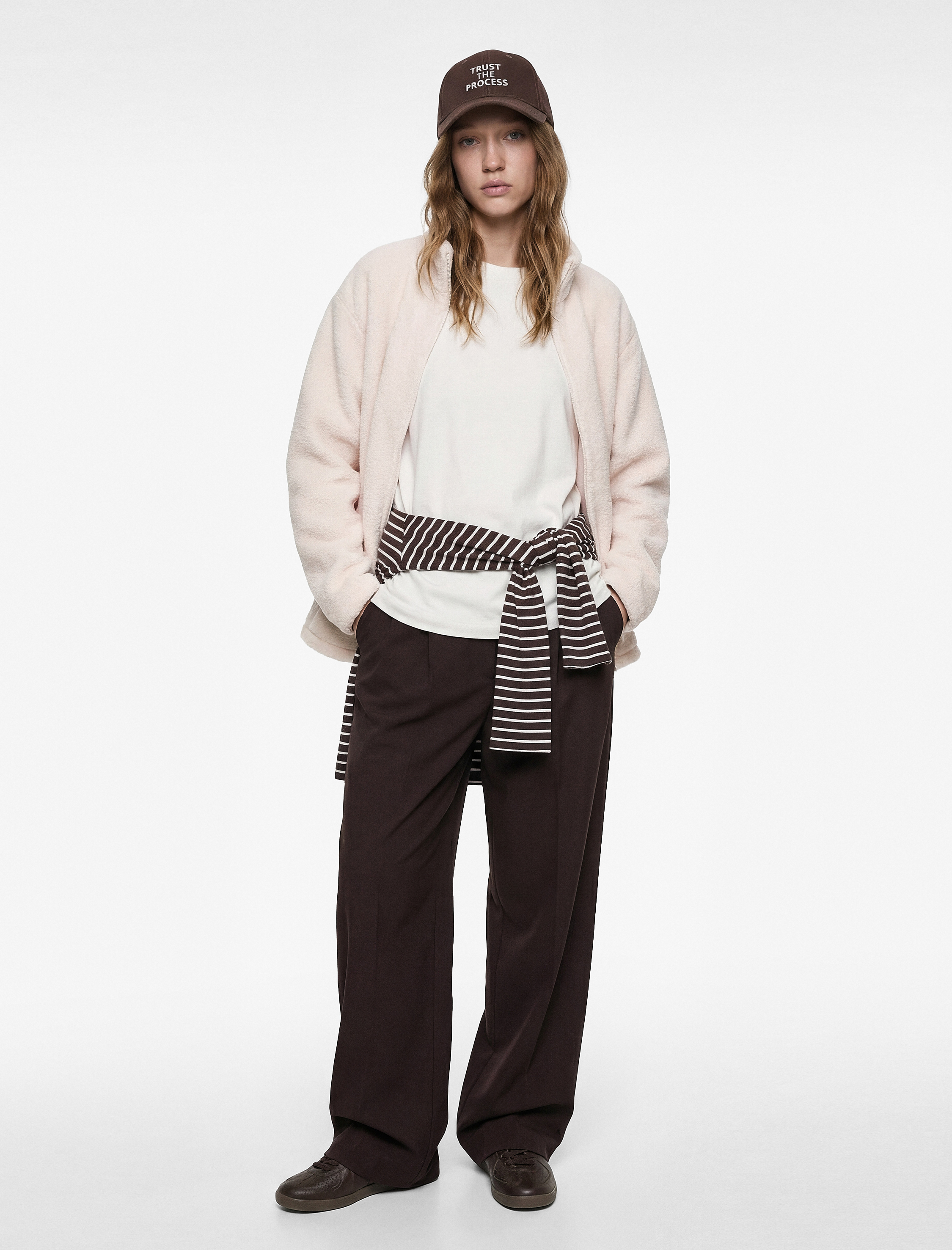   Dik Yaka Fermuarlı Cep Detaylı Oversize Peluş Ceket