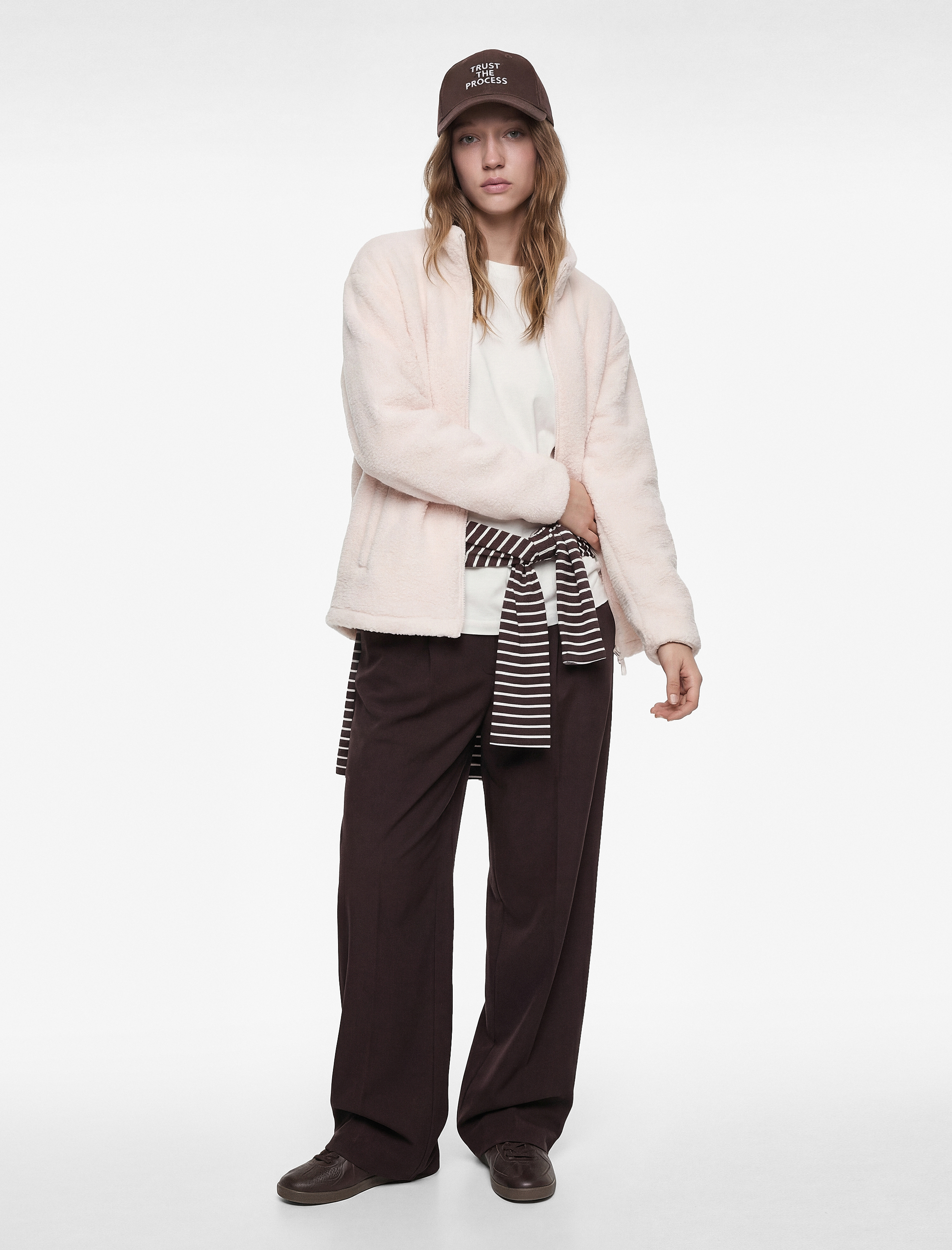   Dik Yaka Fermuarlı Cep Detaylı Oversize Peluş Ceket