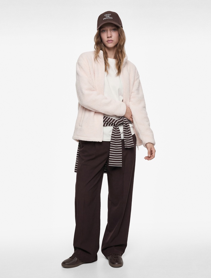  Dik Yaka Fermuarlı Cep Detaylı Oversize Peluş Ceket