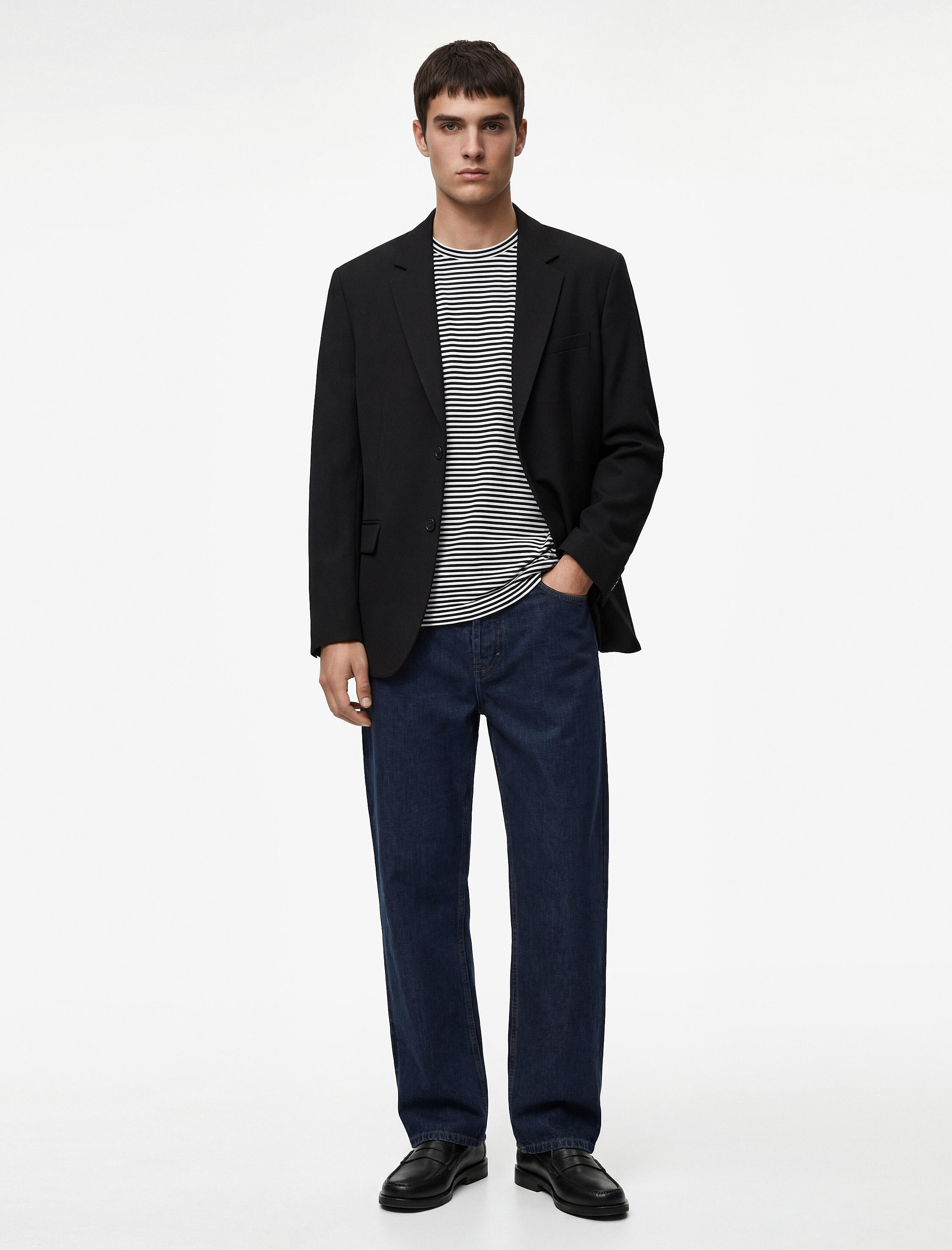   Uzun Kollu Kapaklı Cepli Mono Yaka Düğmeli Blazer Ceket