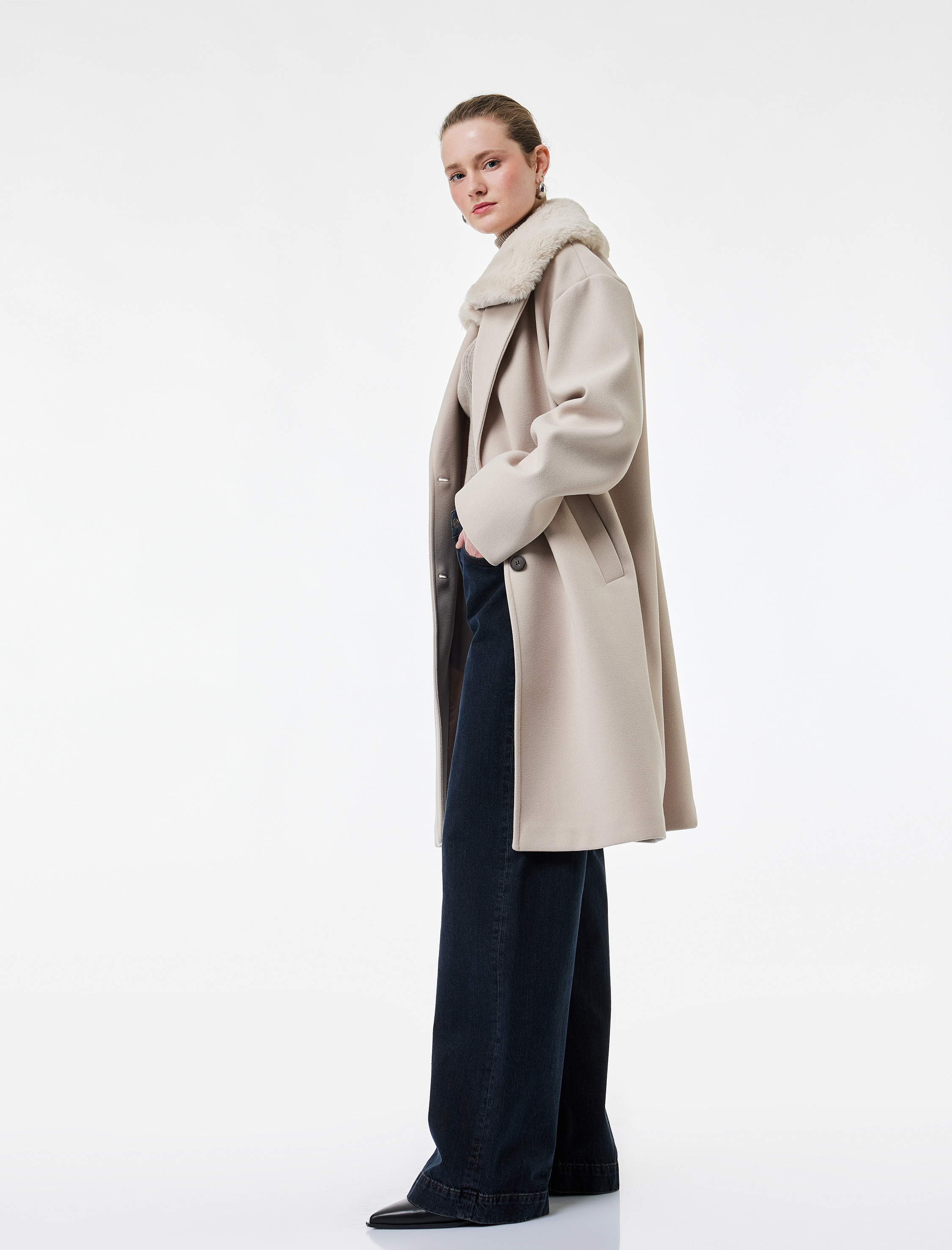   Çıkarılabilir Suni Kürk Yaka Kaban Oversize Kaşe Uzun Kollu Cepli Düğmeli