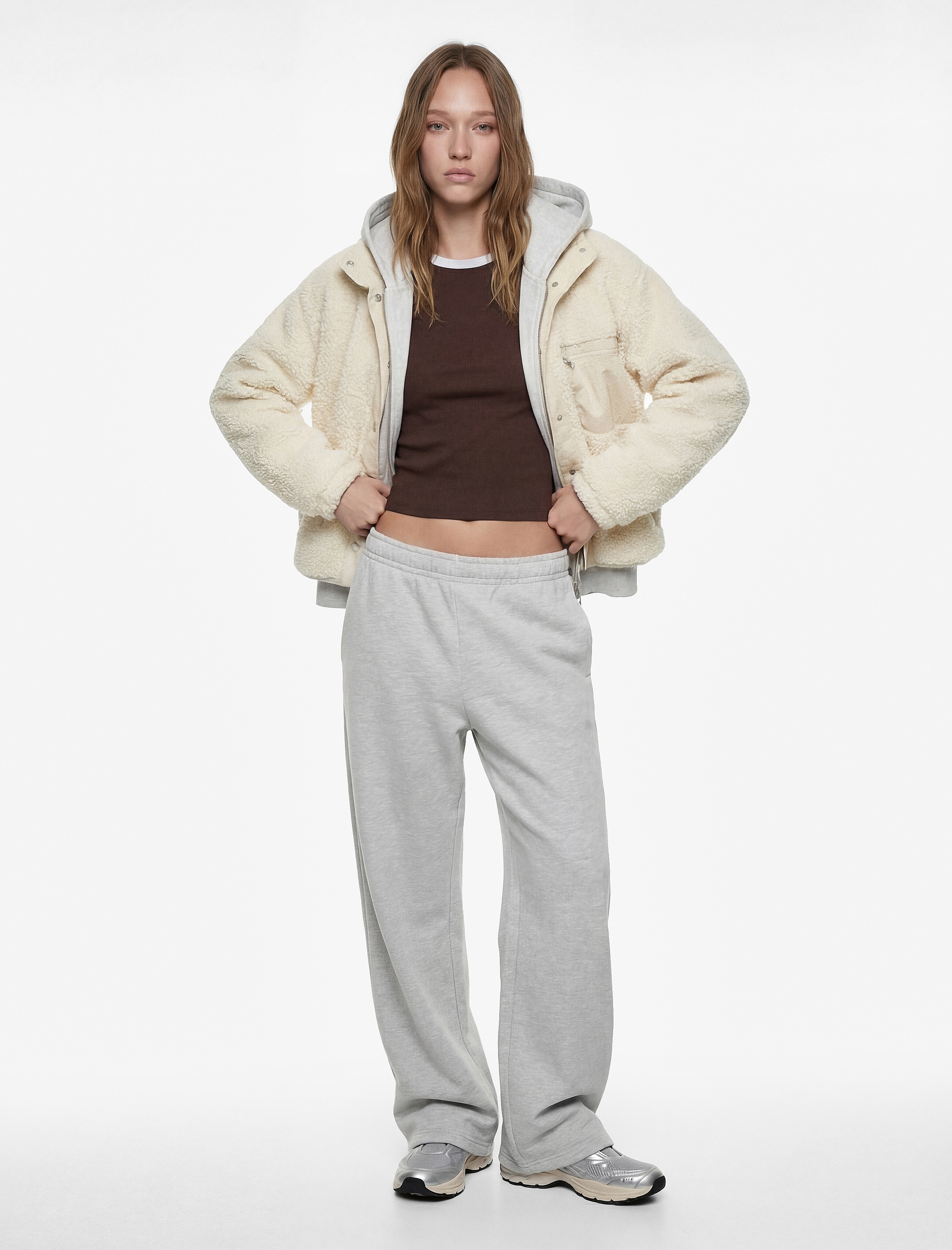   Dik Yaka Fermuar Cep Detaylı Çıtçıt Düğmeli Oversize Peluş Ceket