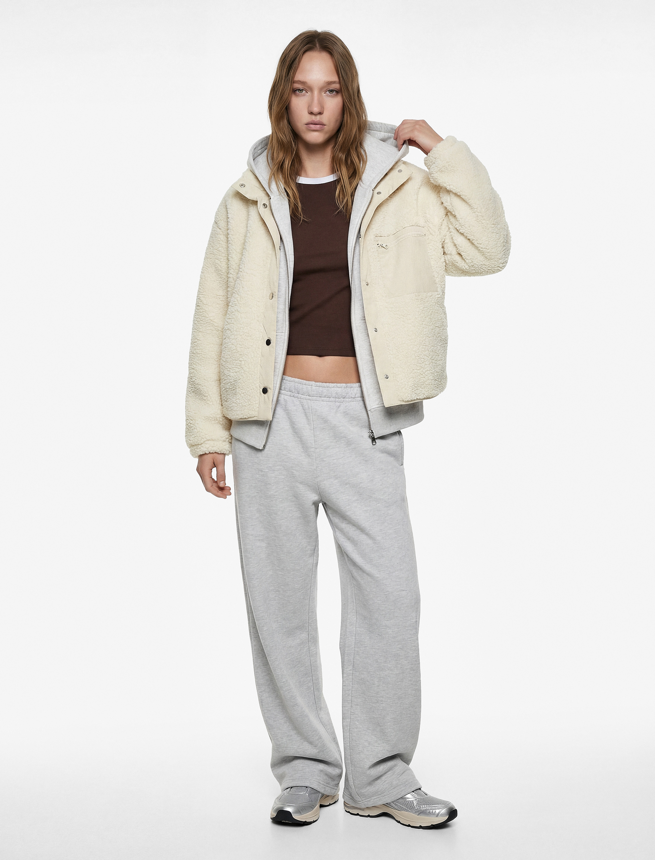   Dik Yaka Fermuar Cep Detaylı Çıtçıt Düğmeli Oversize Peluş Ceket