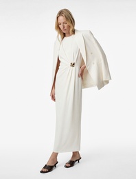 Krep Kumaş Slim Fit Aksesuarlı Kolsuz Bisiklet Yaka Midi Boy Drapeli Elbise