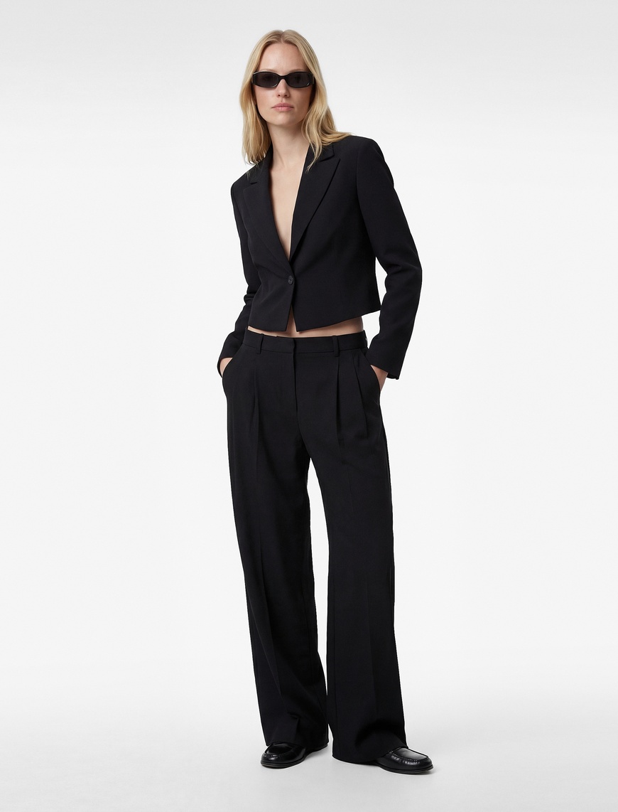 Koton Kadın Regular Fit Uzun Kollu Crop Blazer Ceket