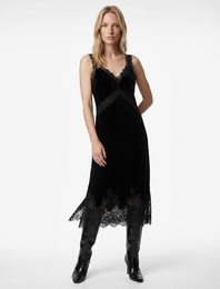 Slim Fit V Yaka Uzun Askılı Dantelli Kadife Elbise