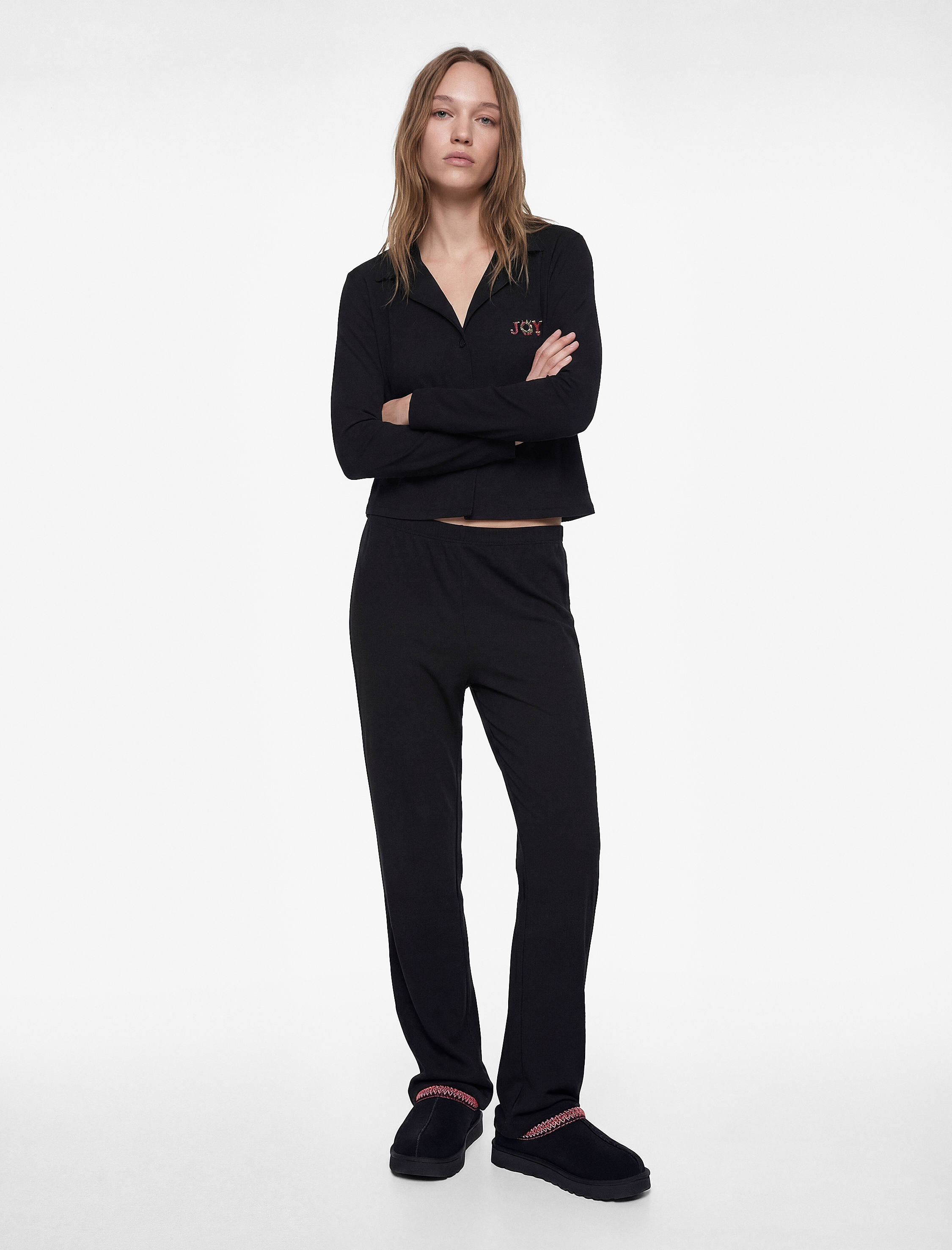   Uzun Kollu Viskon Karışımlı Örme Nakışlı Yılbaşı Pijama Takımı