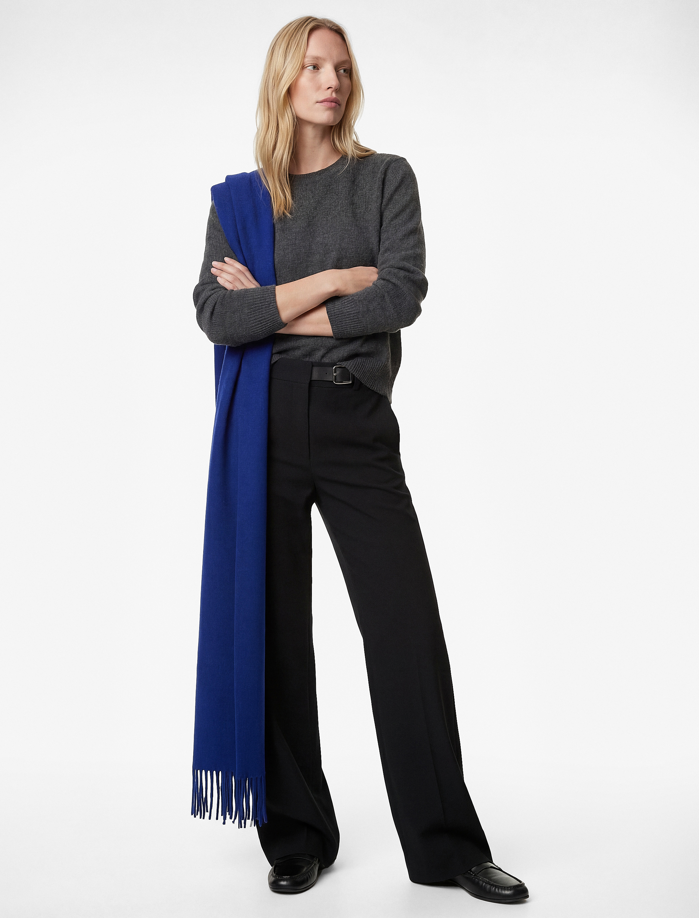   Yarım Kemer Detaylı Pileli Cepli Geniş Paça Kumaş Pantolon