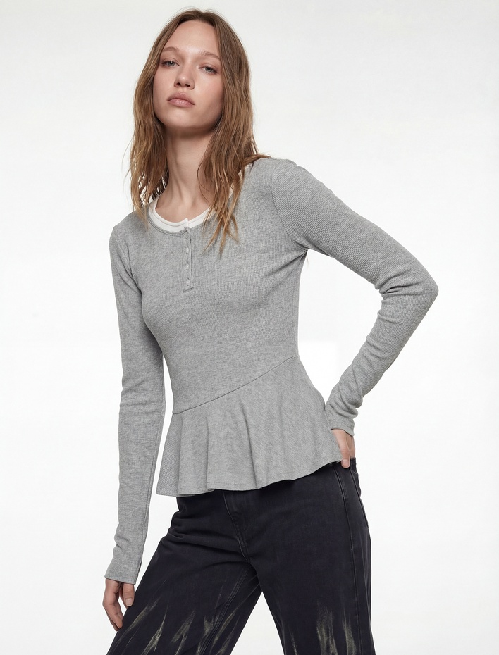  Slim Fit Volanlı Bisiklet Yaka Biyeli Düğmeli Uzun Kollu Tişört