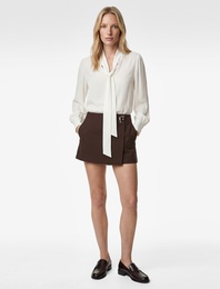 Bağlama Detaylı Viskon Uzun Kollu Fular Yaka Bluz