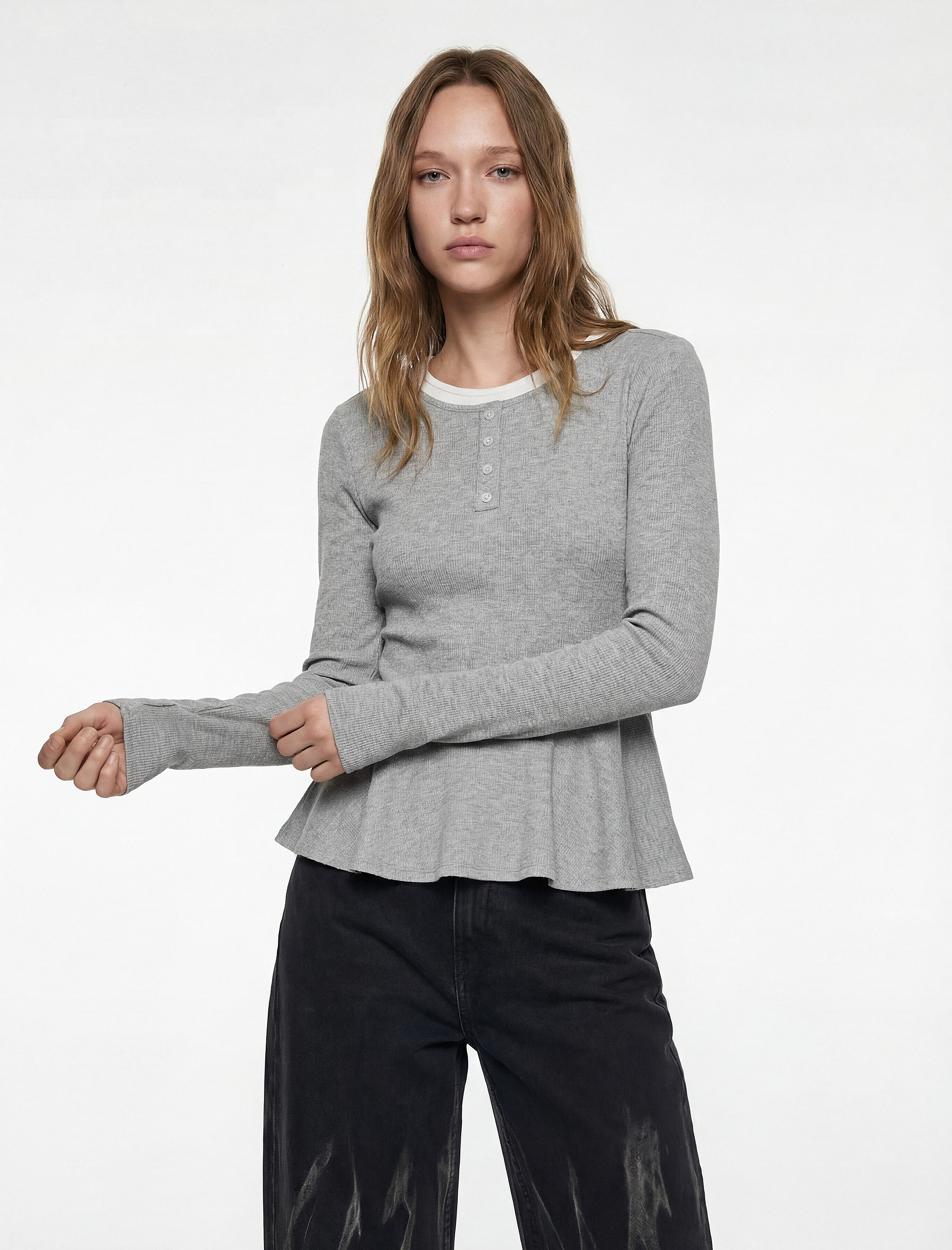   Slim Fit Volanlı Bisiklet Yaka Biyeli Düğmeli Uzun Kollu Tişört