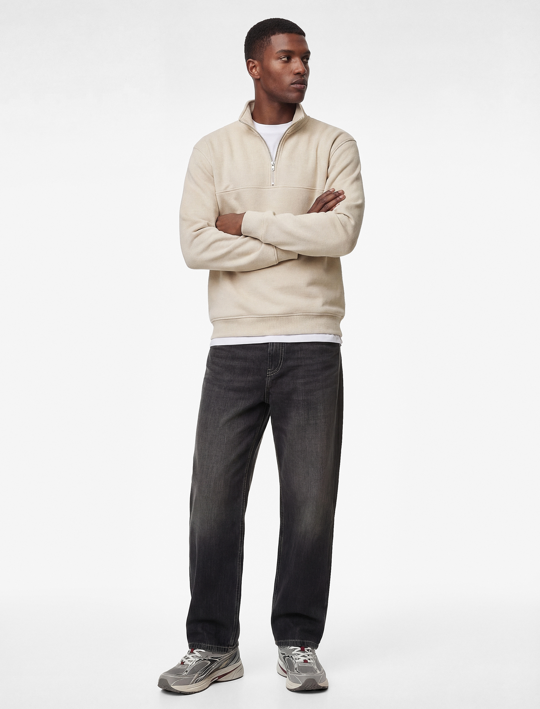   Regular Fit Dikiş Detaylı Uzun Kollu Yarım Fermuarlı Sweatshirt