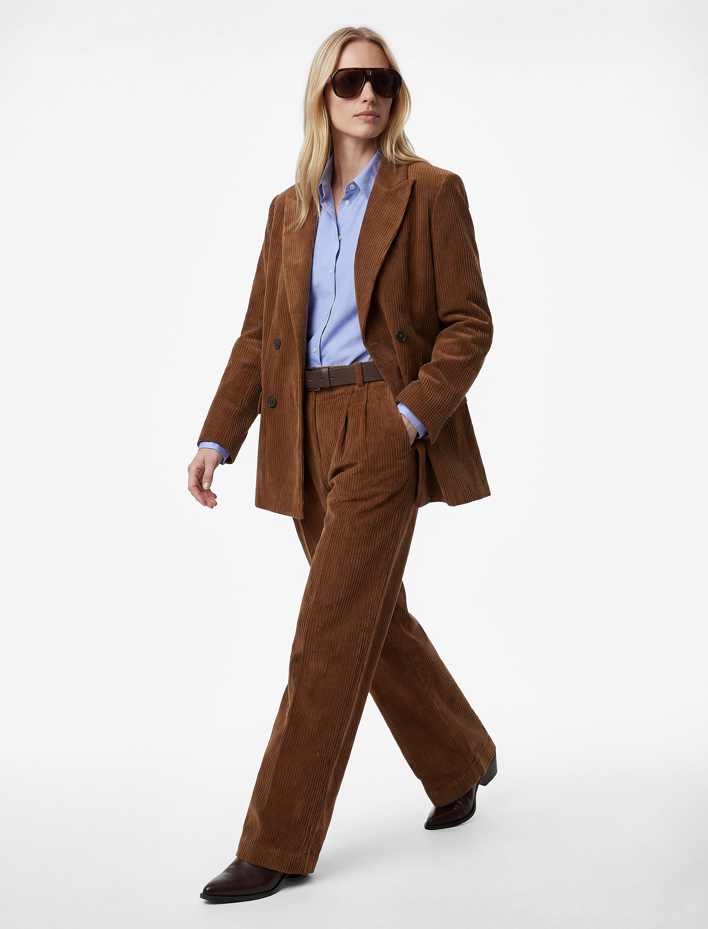   Koton X Sibil Çetinkaya - Cepli Pile Detaylı Geniş Paça Kadife Pantolon