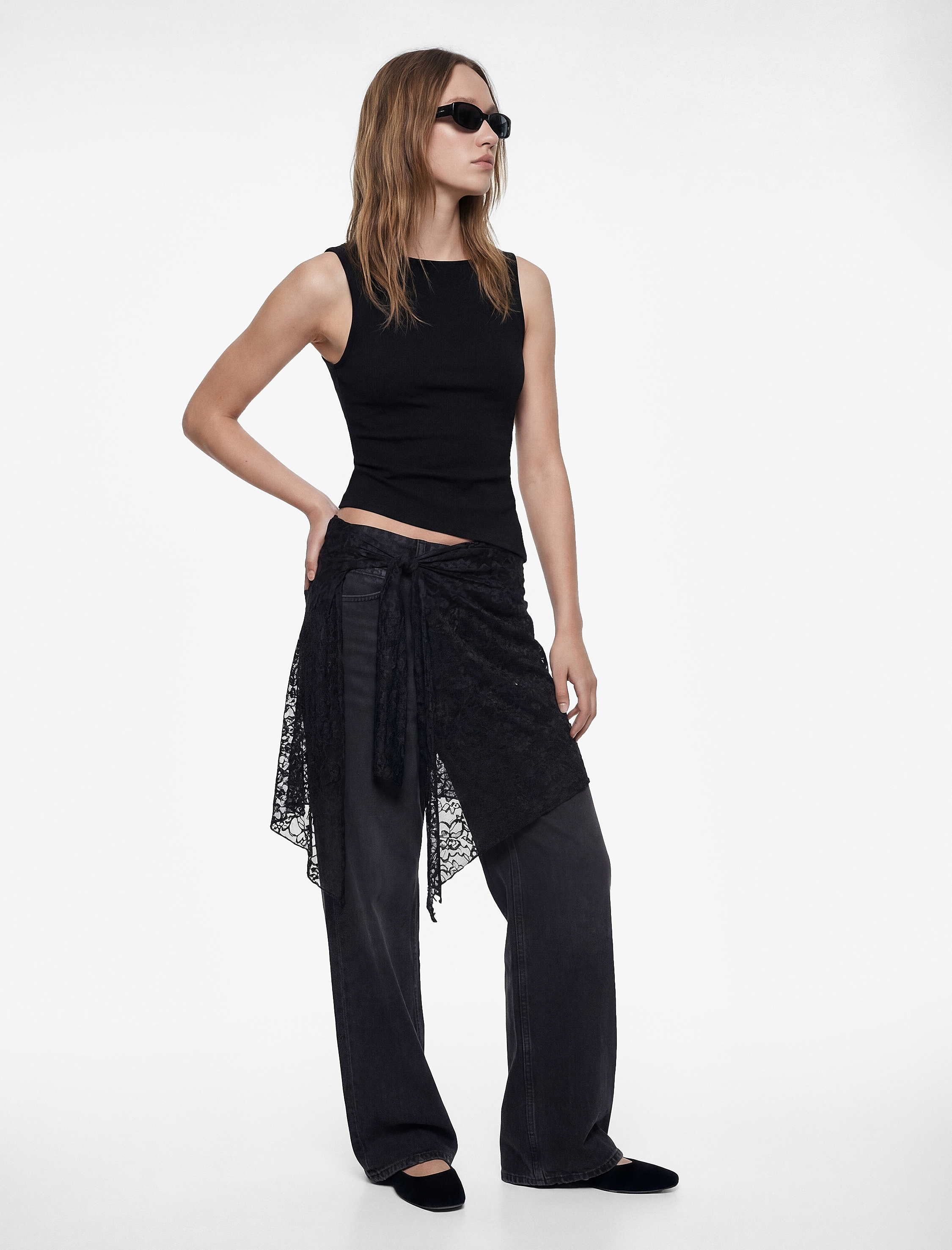   Slim Fit Asimetrik Kesim Kolsuz Kayık Yaka Bluz