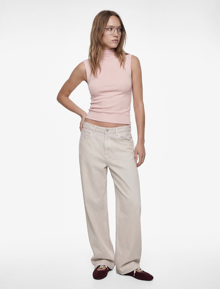  Modal Karışımlı Slim Fit Kolsuz Dik Yaka Bluz