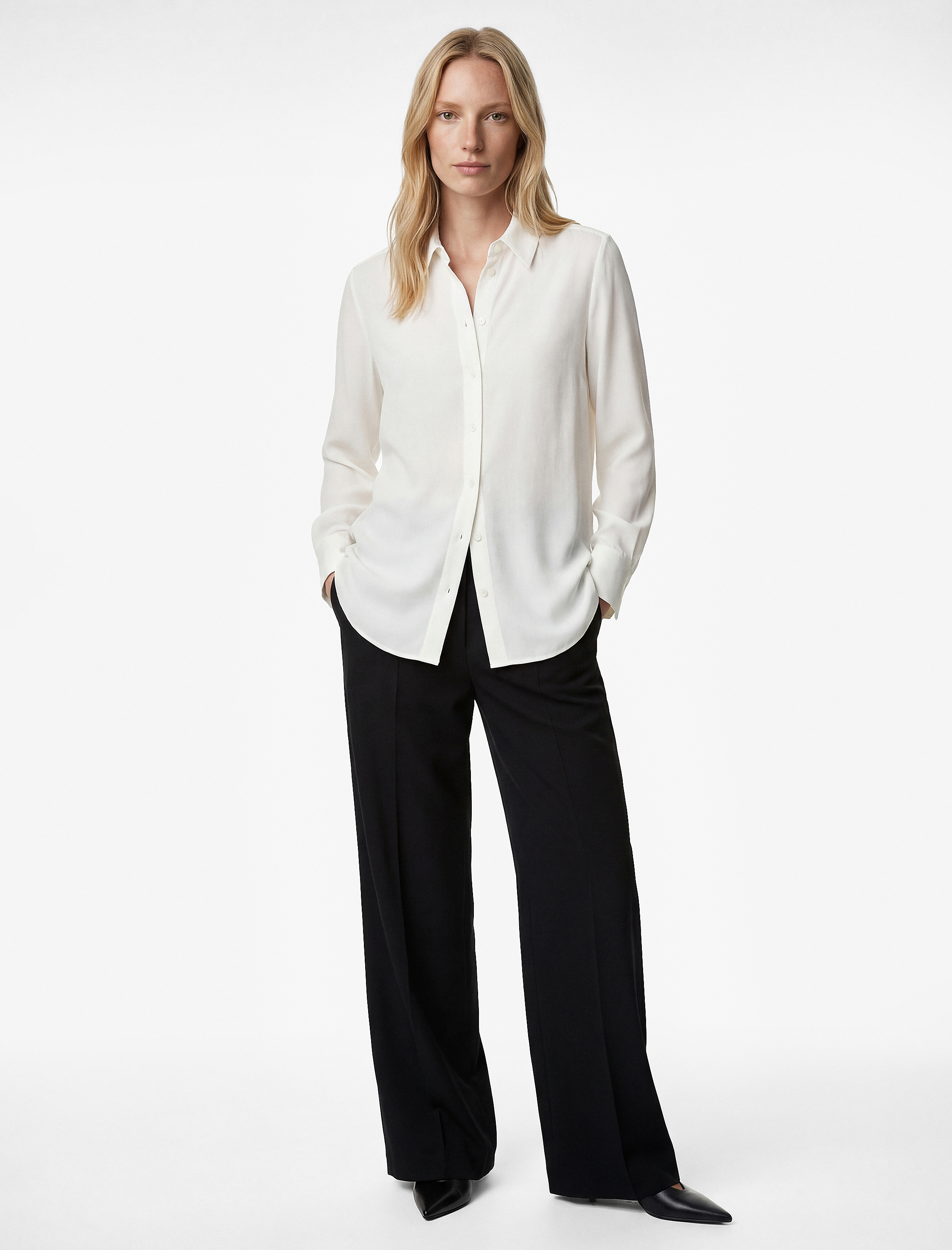   Regular Fit Düğmeli Uzun Kollu Klasik Yaka Viskon Gömlek