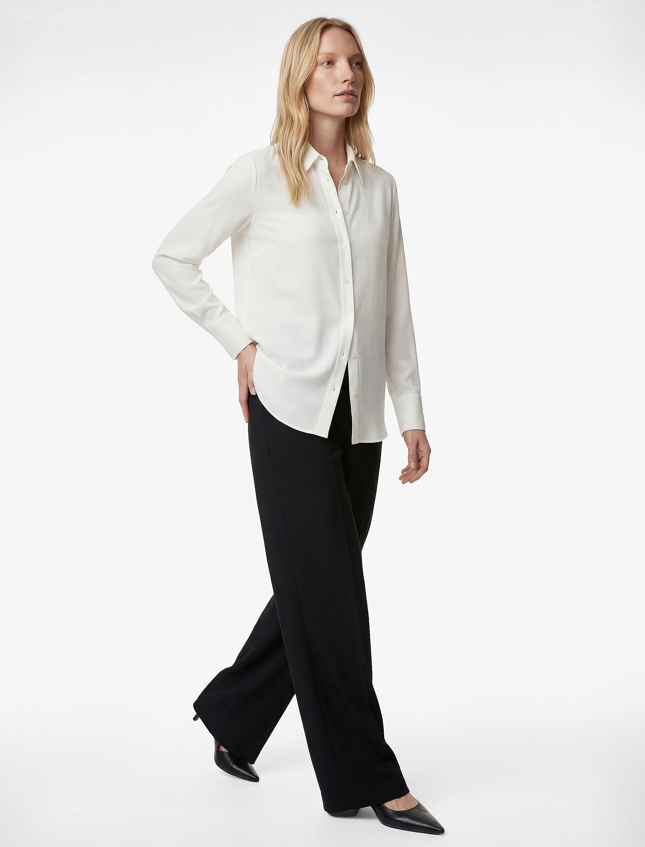   Regular Fit Düğmeli Uzun Kollu Klasik Yaka Viskon Gömlek