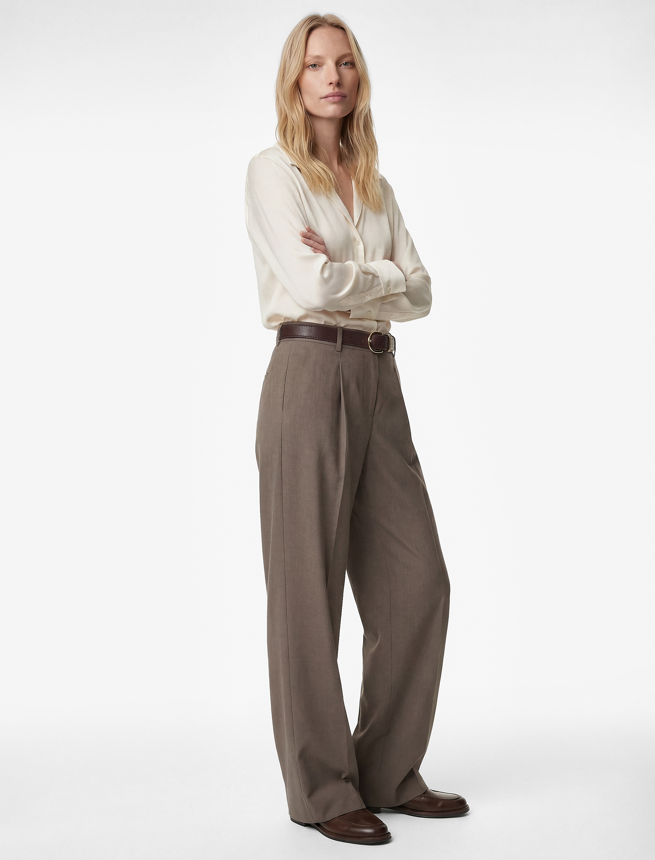   Regular Fit Uzun Kollu Klasik Yaka Düğmeli Saten Gömlek