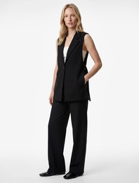 Geniş Yaka Kolsuz Metal Aksesuarlı Düğmeli Yelek