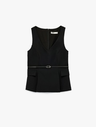 Cep Detaylı Kemerli Kolsuz V Yaka Bluz