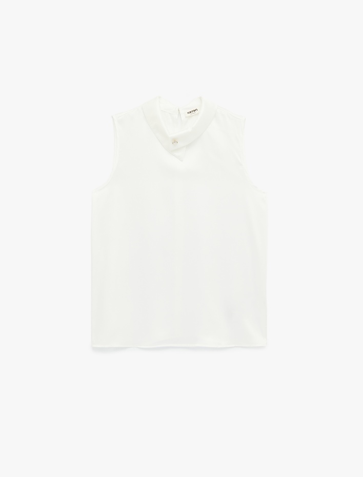  Asimetrik Yaka Metal Aksesuarlı Kolsuz Bluz