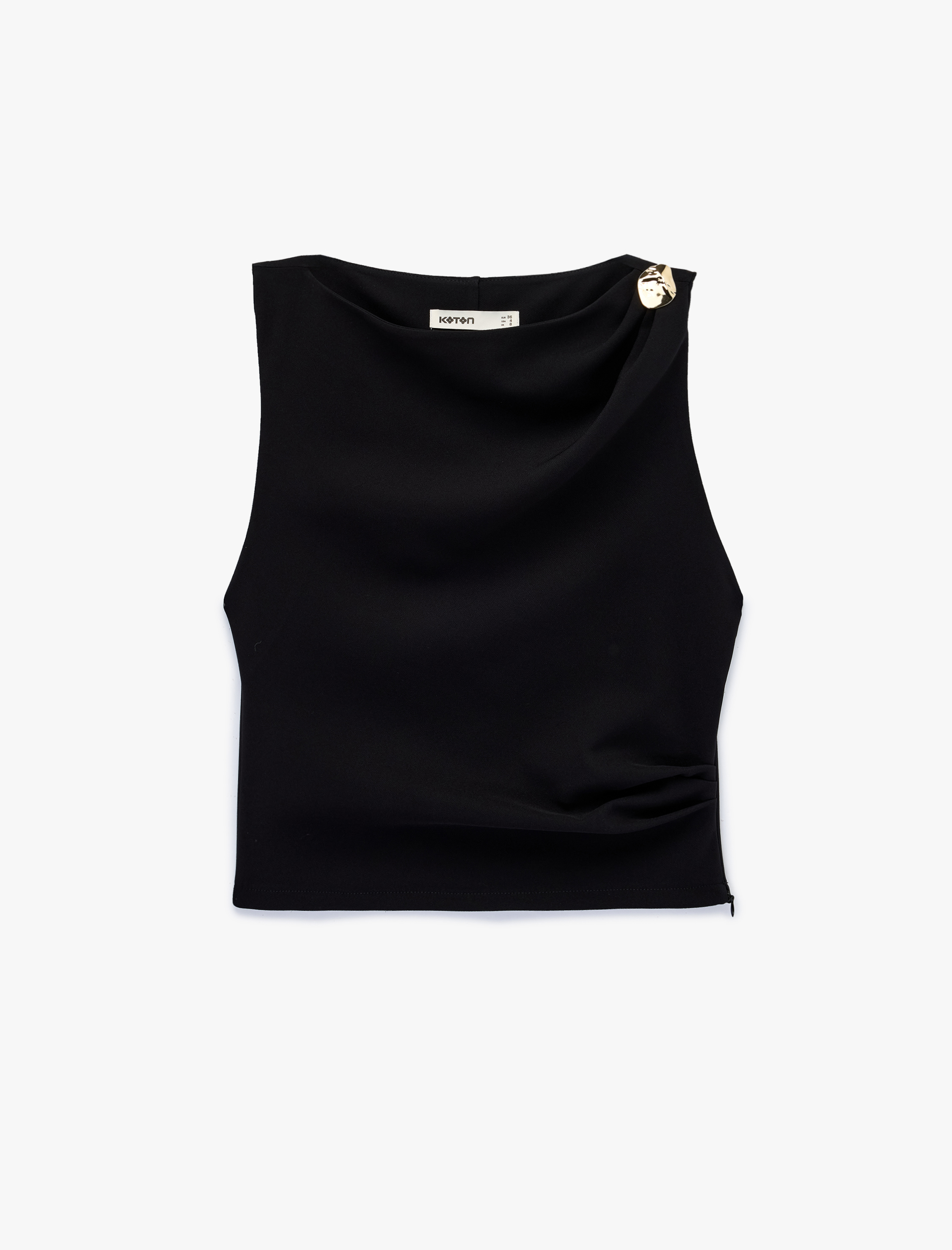   Aksesuar Detaylı Bisiklet Yaka Kolsuz Bluz