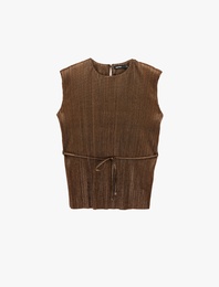 Kemerli Bisiklet Yaka Vatkalı Kolsuz Saten Piliseli Bluz