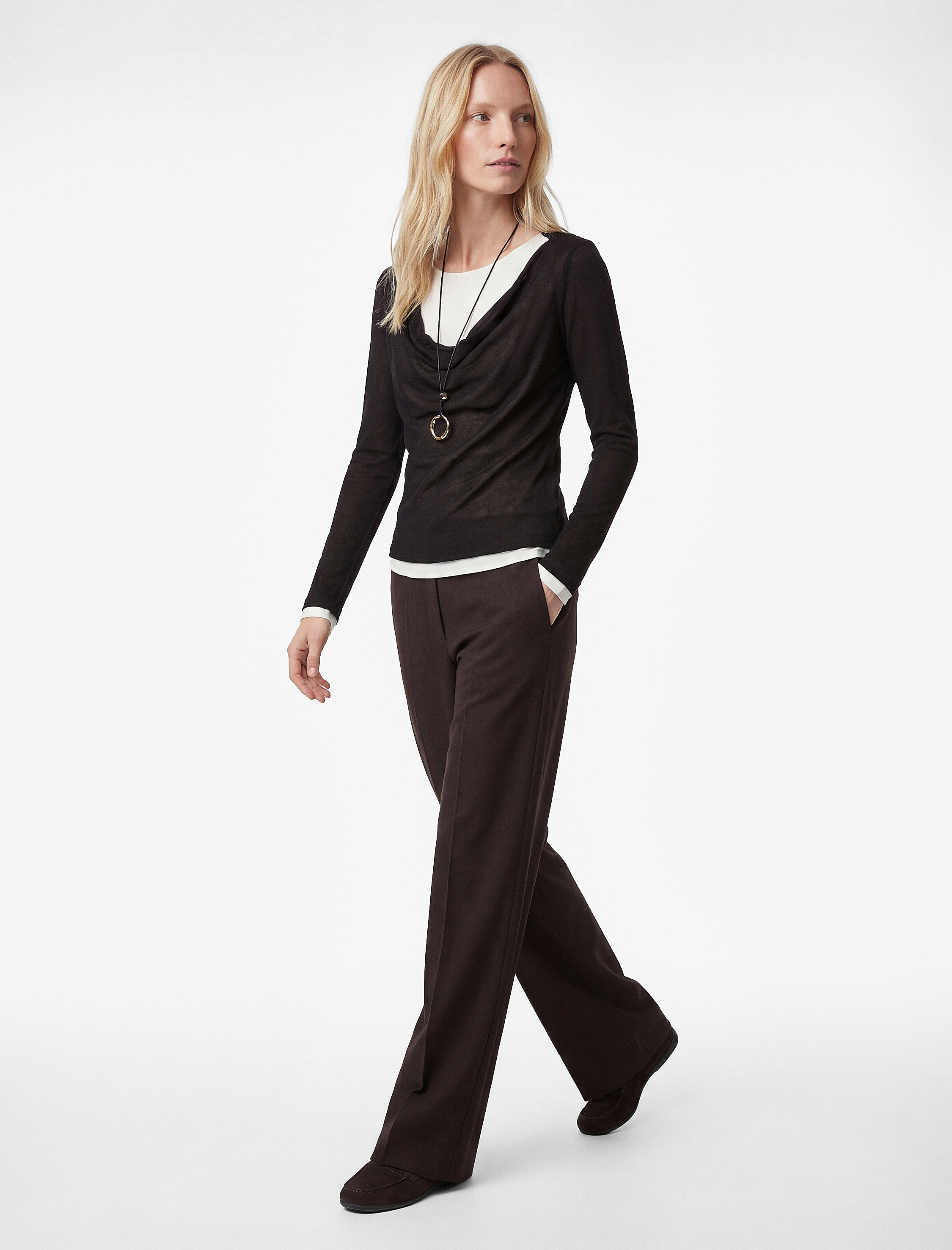   Regular Fit Uzun Kollu Degaje Yaka Renk Kontrastlı Tişört