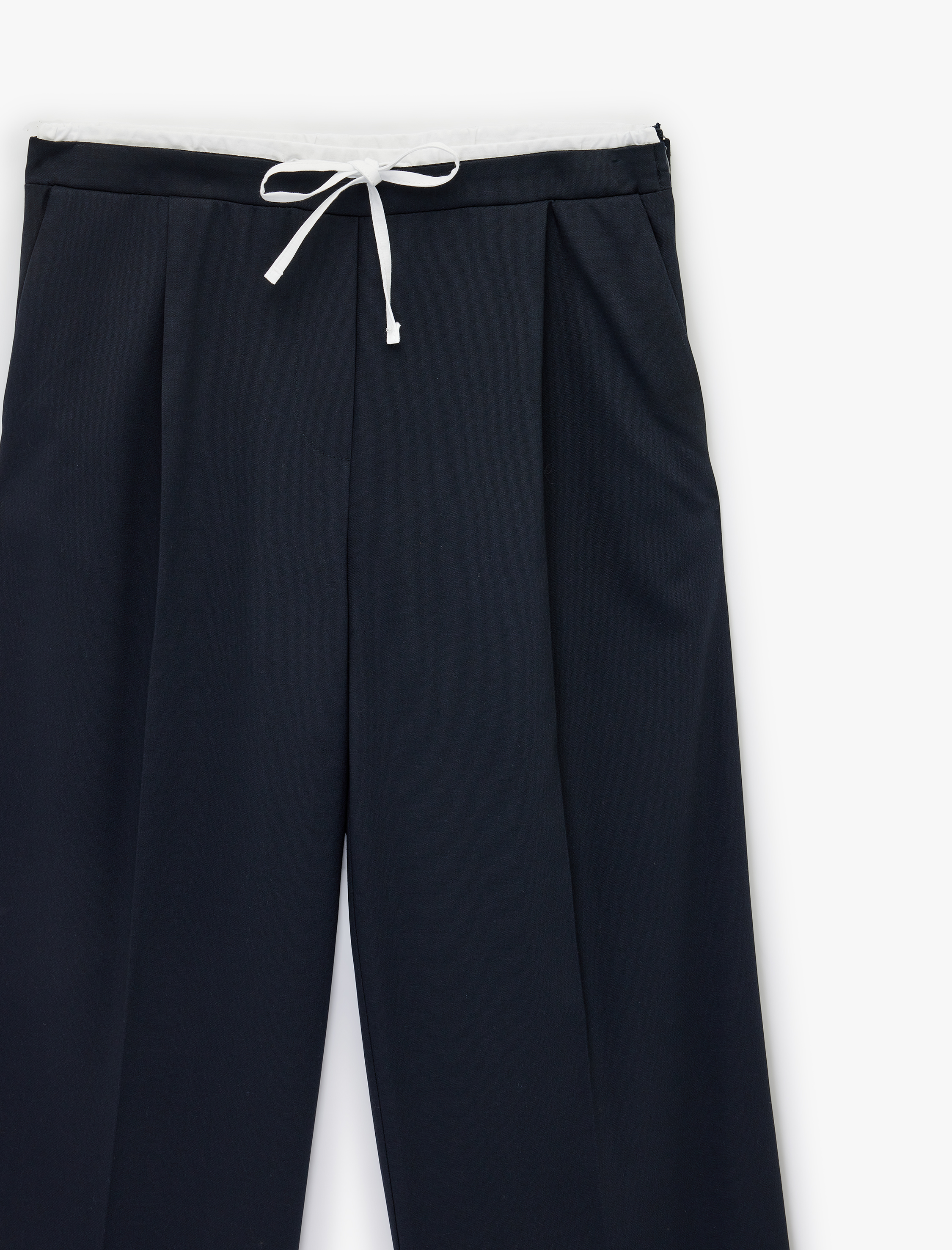   Kontrast Detaylı Cepli Bol Paça Kumaş Pantolon