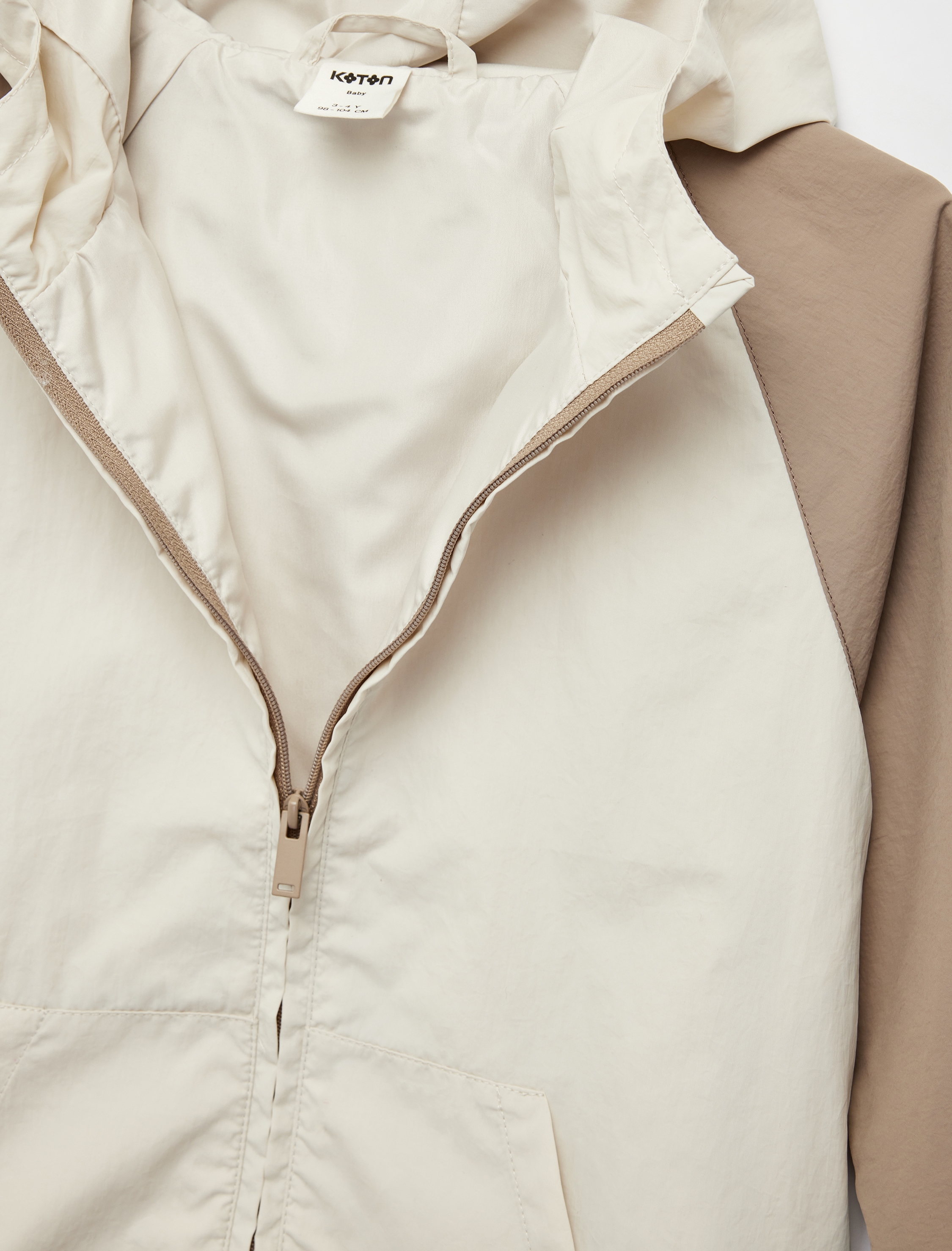  Erkek Bebek Renk Bloklu Kanguru Cep Detaylı  Fermuar Detaylı Kapşonlu Mevsimlik Ceket