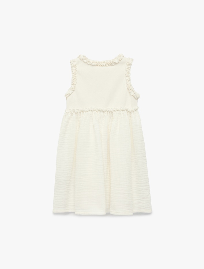 Kız Bebek Pamuklu Kolsuz Fırfır Detaylı Bisiklet Yaka A Kesim Elbise