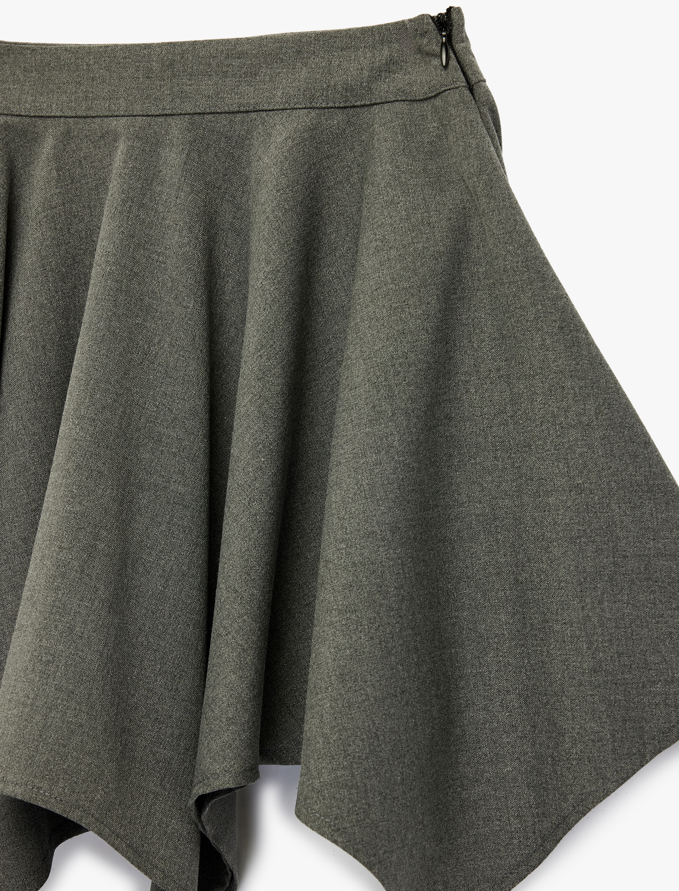  Kız Çocuk Asimetrik Kesim Viskon Karışımlı Etek