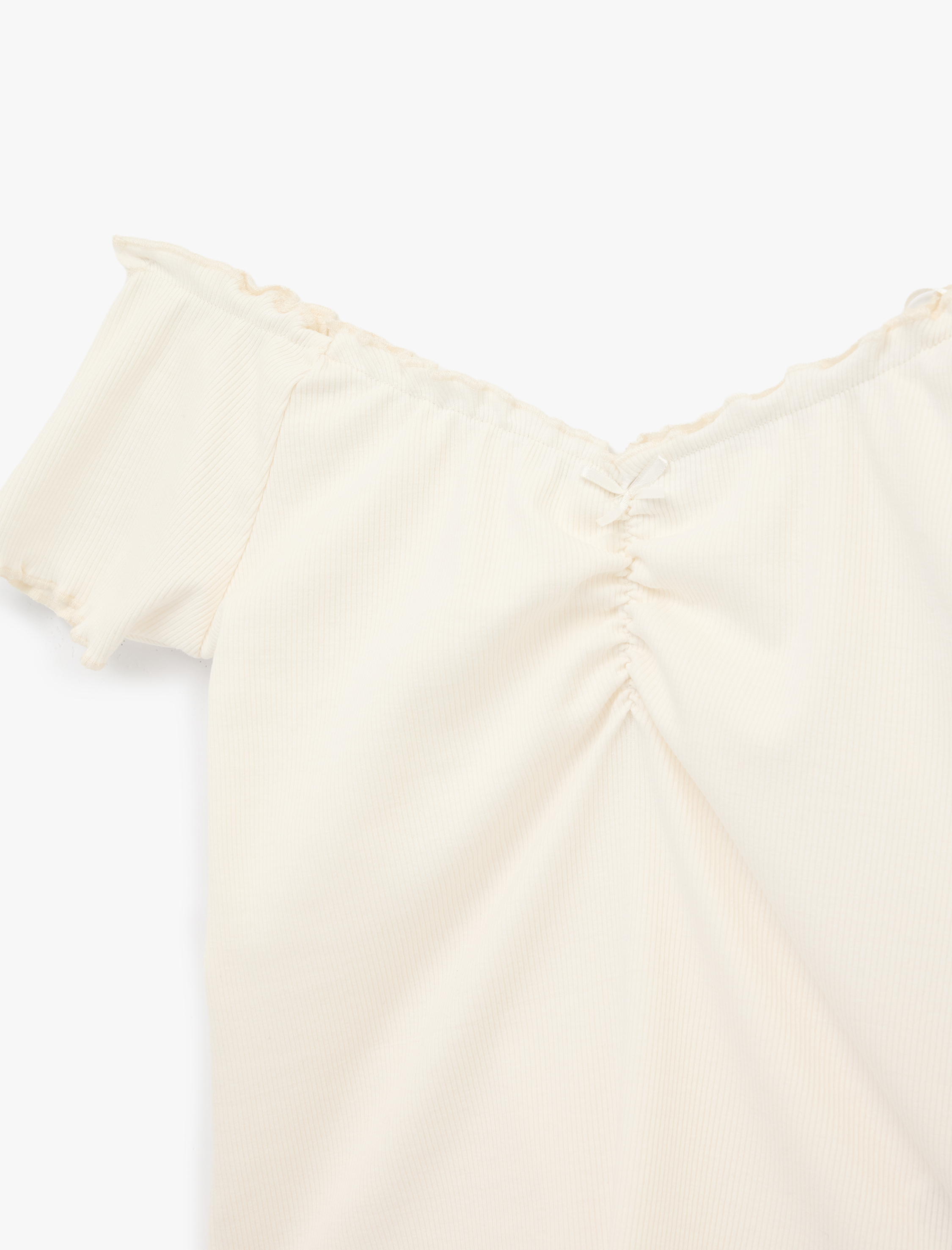   Slim Fit Büzgülü Kayık V Yaka Kısa Kollu Tişört