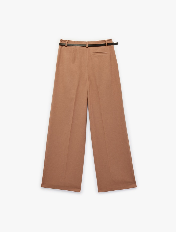  Pile Detaylı Cepli Kemerli Geniş Paça Kumaş Pantolon